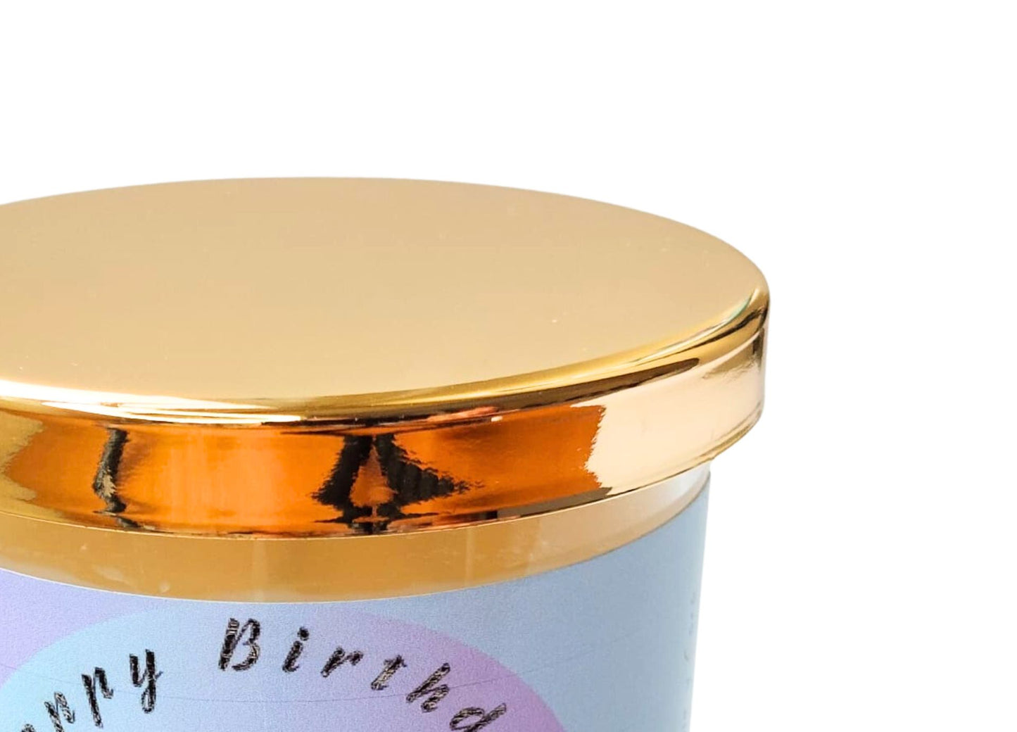 Celebra cumpleaños con magia y aroma: una vela vegana, artesanal y libre de ftalatos, perfecta para regalar y crear recuerdos inolvidables.
