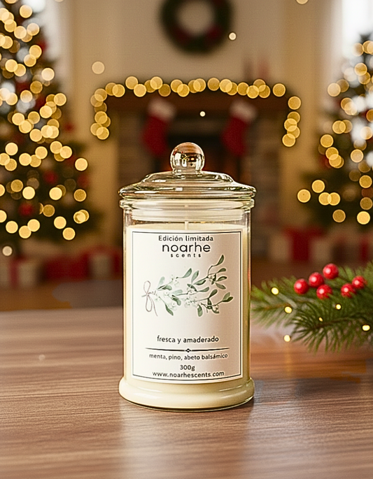 Bésame Bajo el Muérdago – Vela Aromática Floral y Festiva | Colección Magia en Navidad